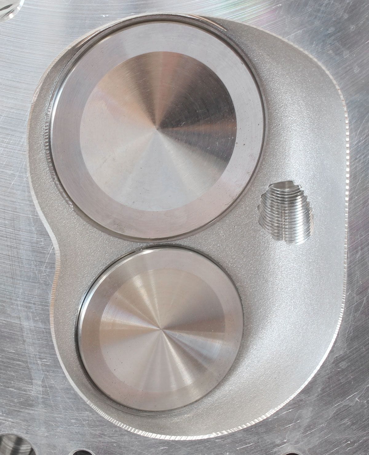 Aeroflow Performance 2.28" x 1.16" Intake Port, 1.75" x 1.25" Exhaust Port Aeroflow Complete Small Block Chrysler 318-360 179cc Aluminium Cylinder Heads with 63cc C SR