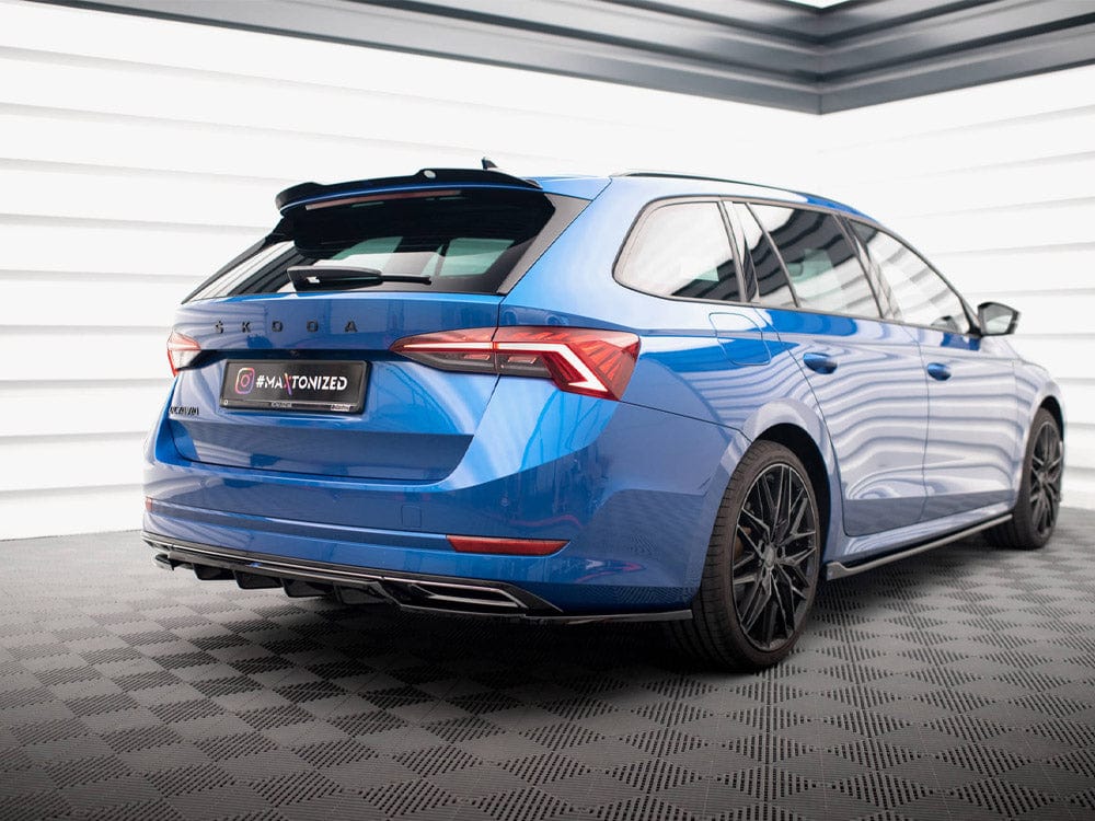 Maxton Design Carbon Look / Yellow Central Rear Splitter (Vertical Bars) Skoda Octavia Sportline Mk4 Maxton Design SR